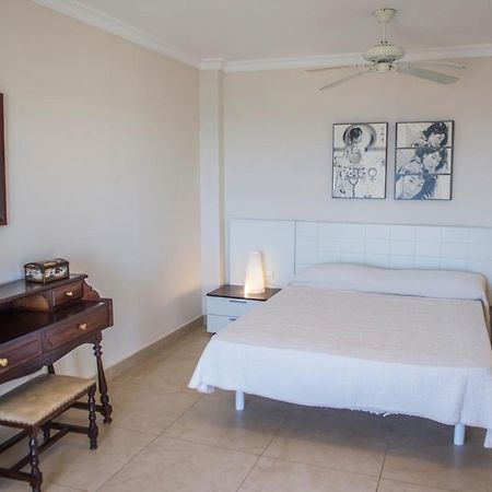 Aparthotel Hamilton Court Santo Tomás Zewnętrze zdjęcie